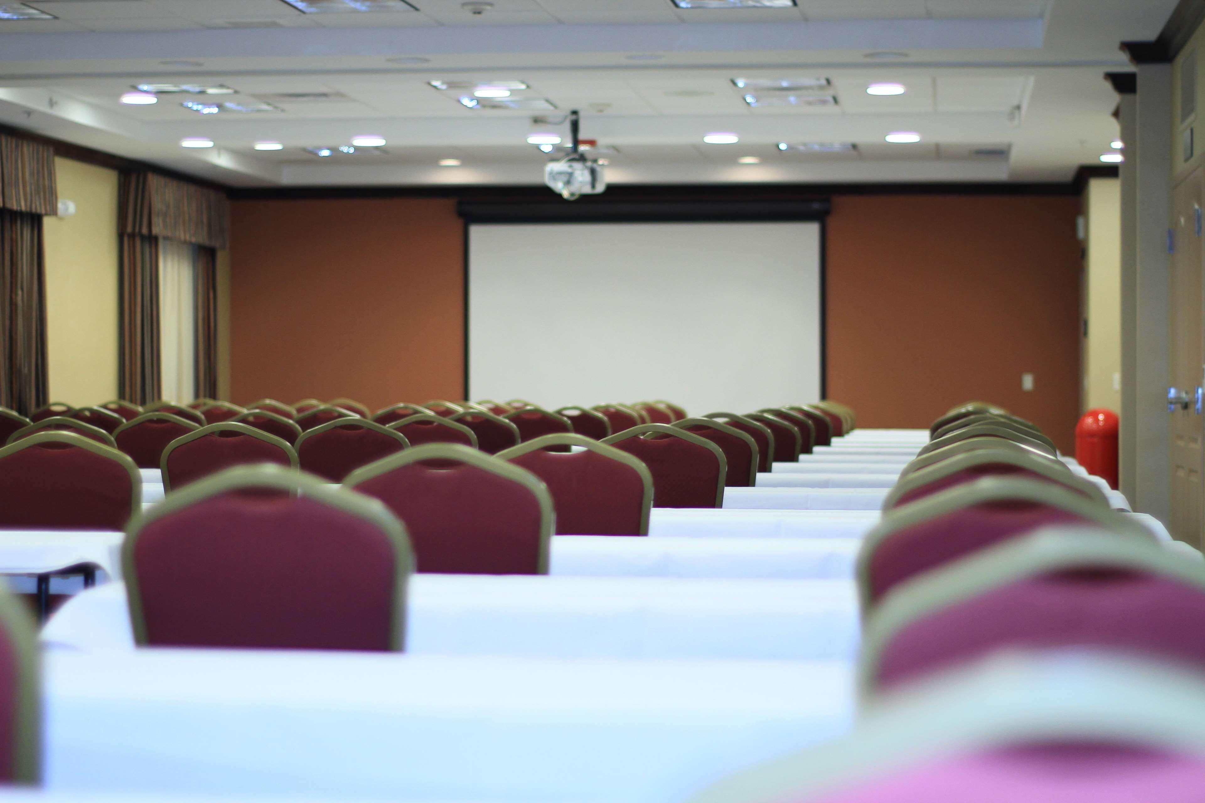 Hampton Inn & Suites Фолсъм Съоръжения снимка