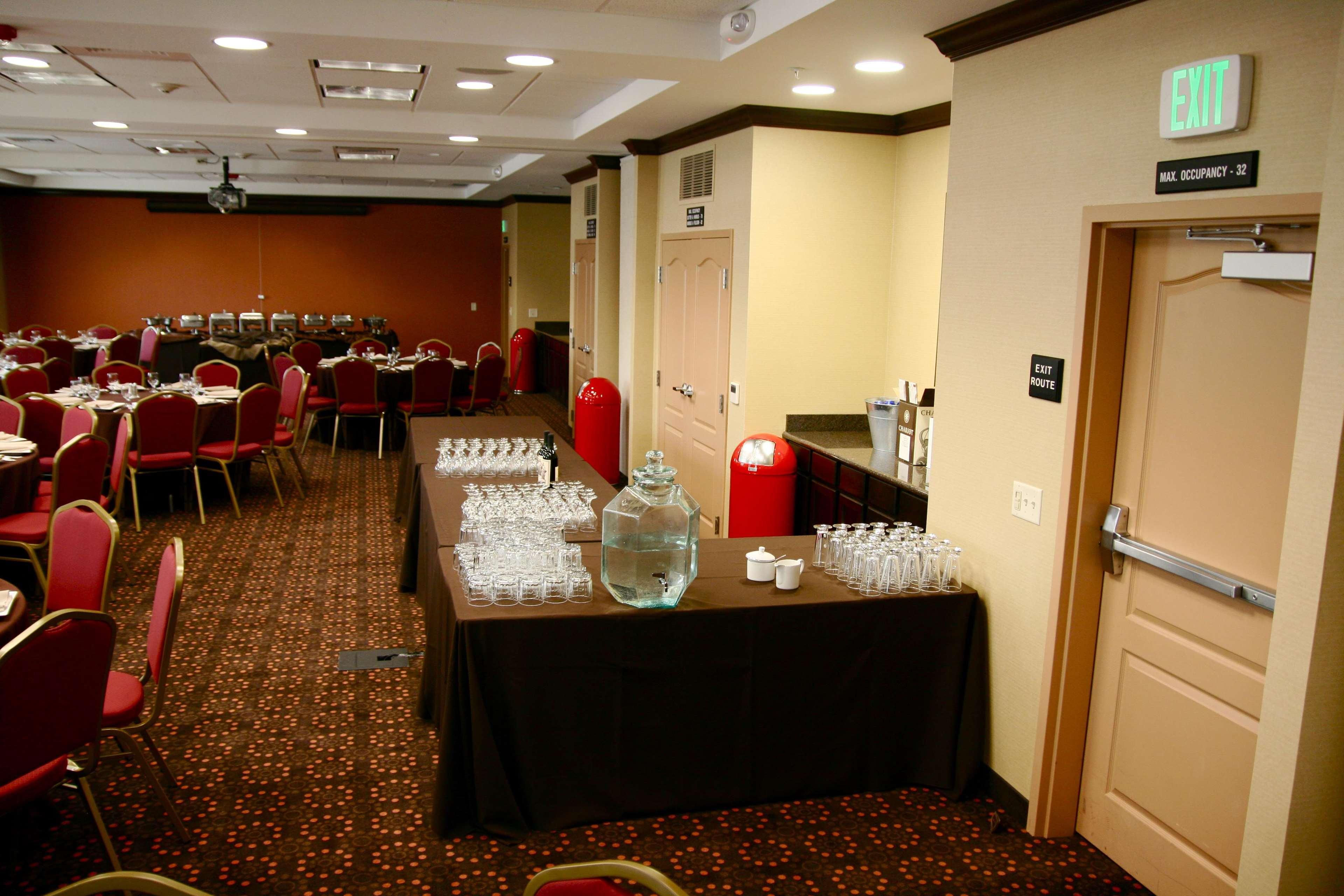 Hampton Inn & Suites Фолсъм Ресторант снимка
