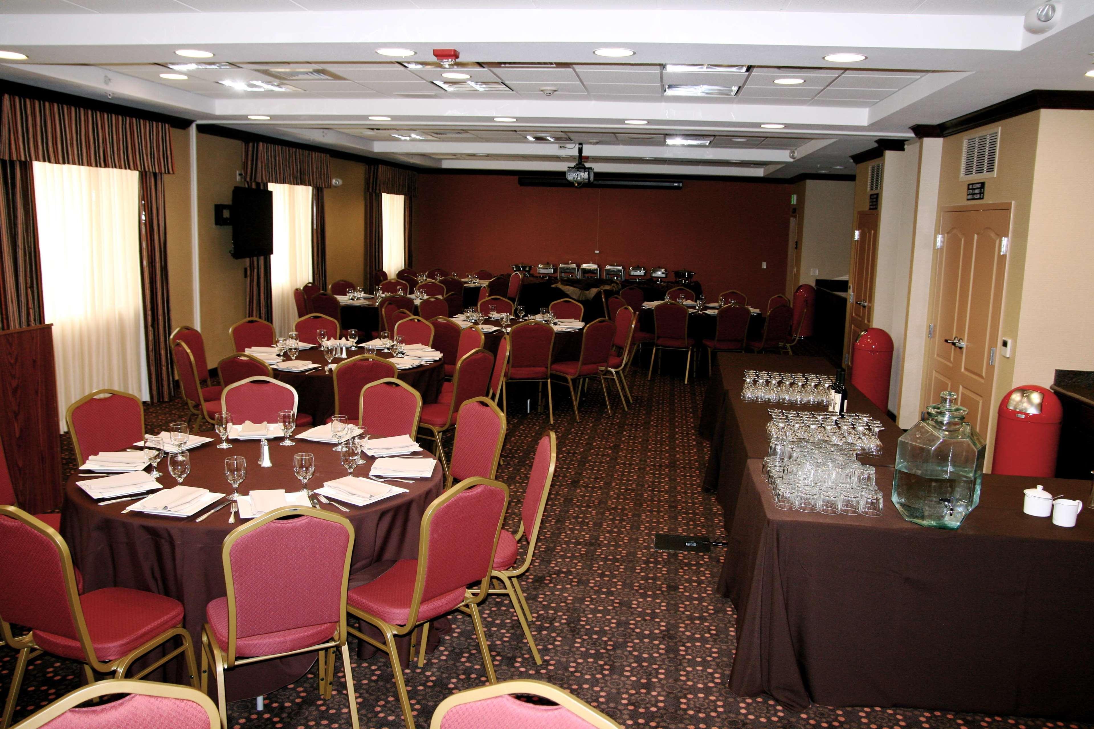 Hampton Inn & Suites Фолсъм Ресторант снимка