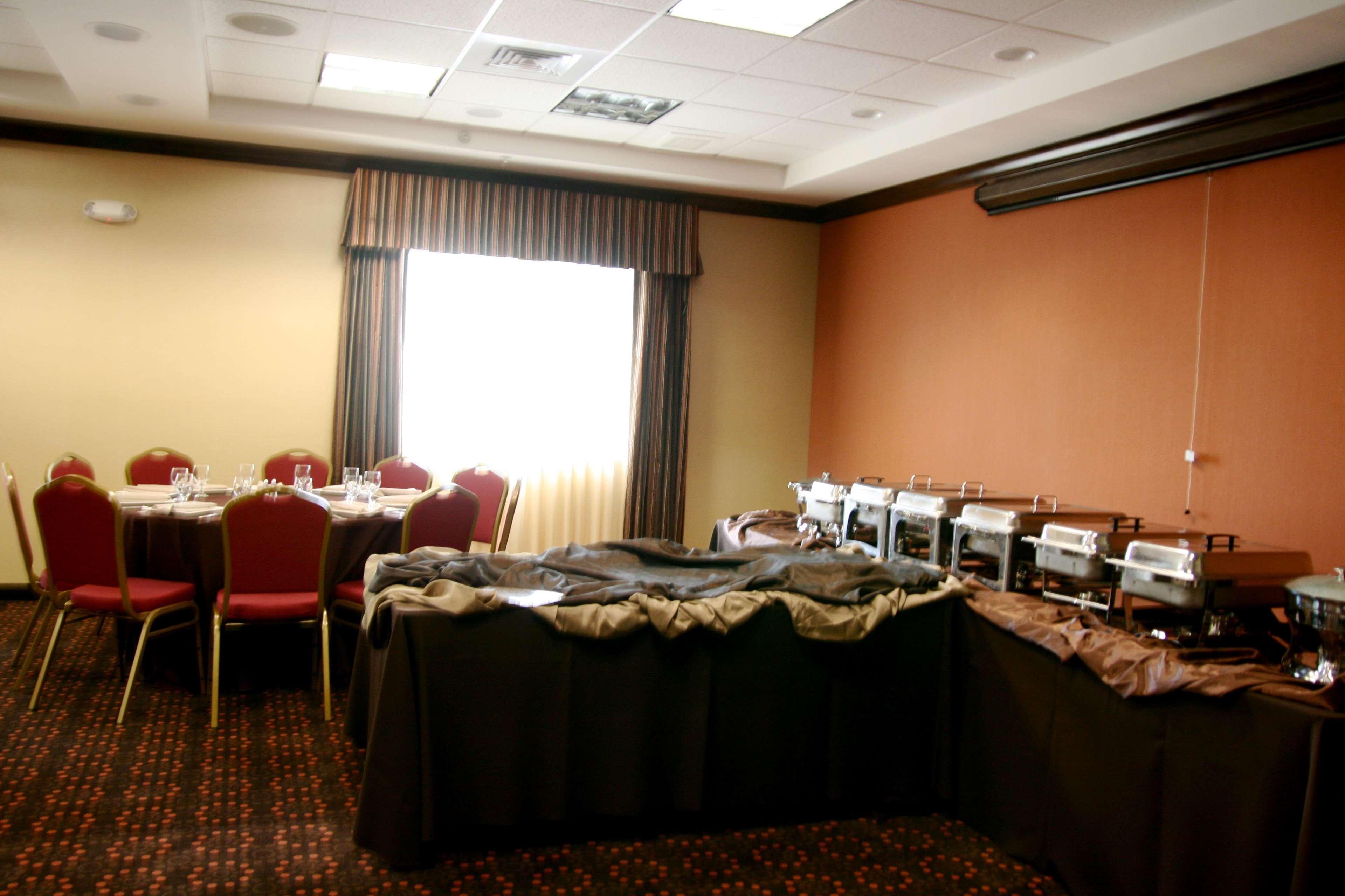 Hampton Inn & Suites Фолсъм Ресторант снимка