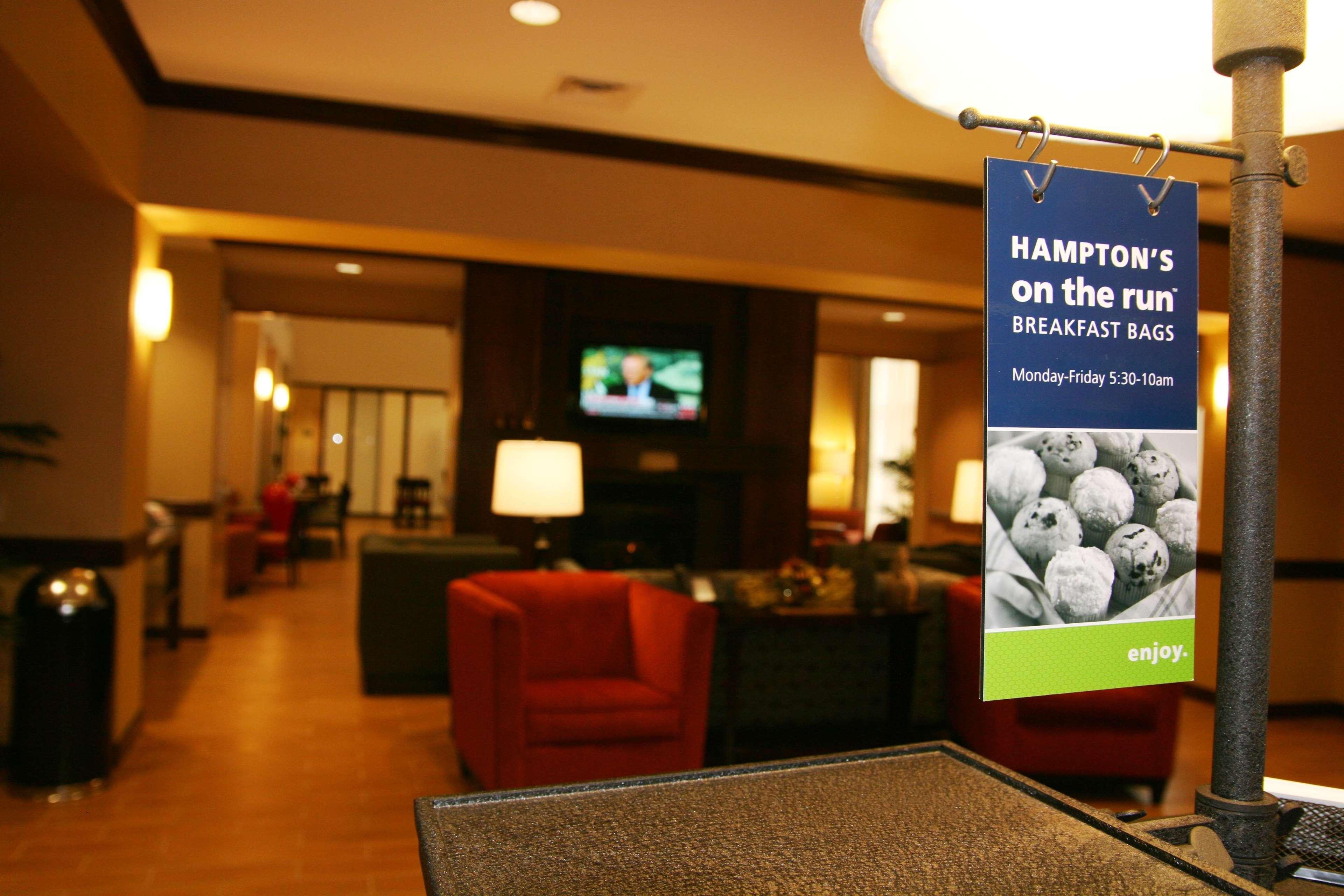 Hampton Inn & Suites Фолсъм Интериор снимка