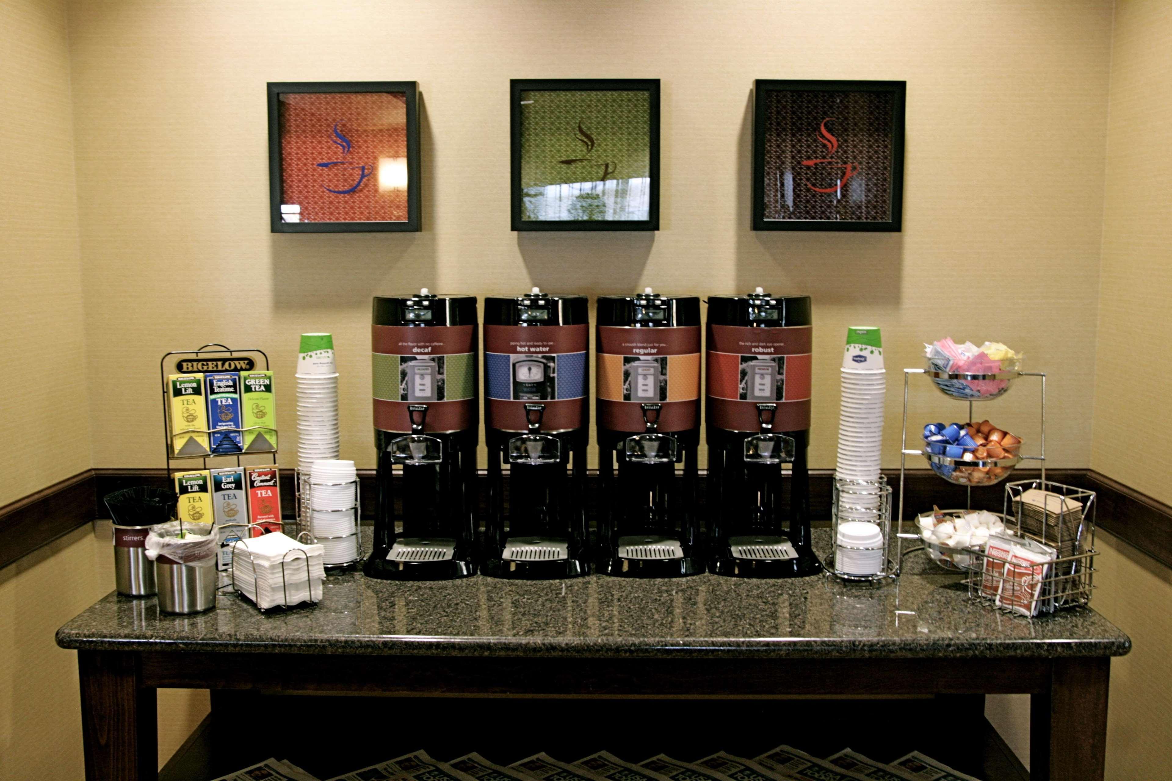 Hampton Inn & Suites Фолсъм Ресторант снимка