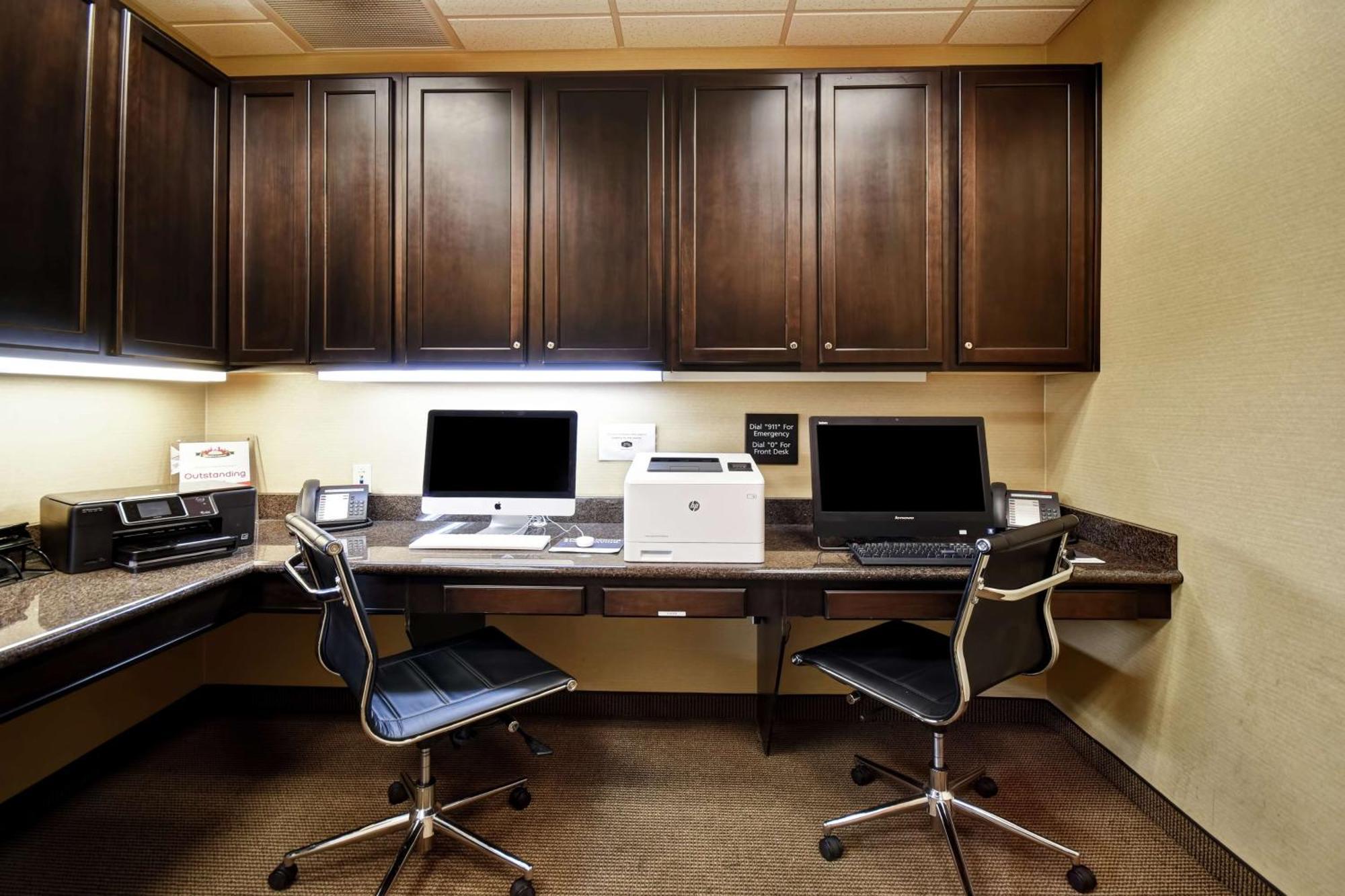 Hampton Inn & Suites Фолсъм Екстериор снимка