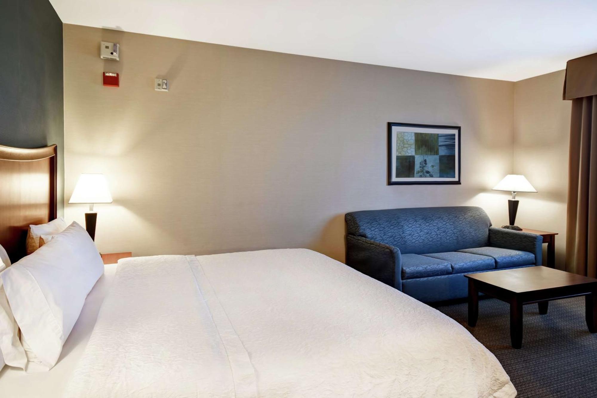 Hampton Inn & Suites Фолсъм Екстериор снимка