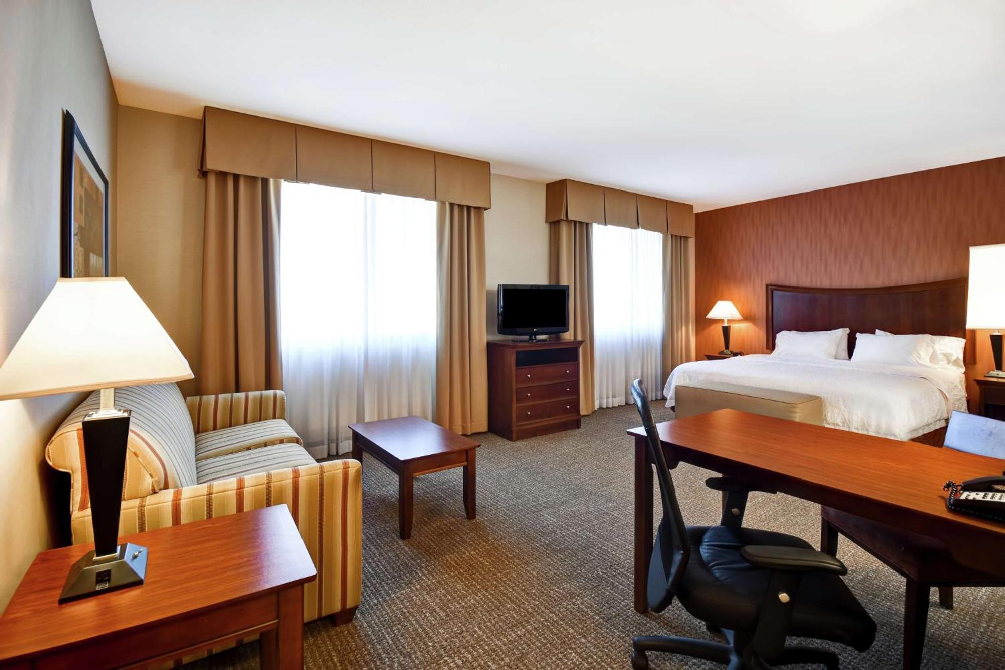 Hampton Inn & Suites Фолсъм Екстериор снимка